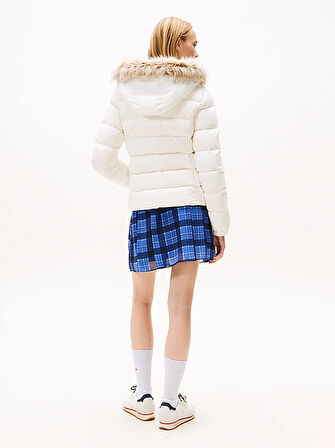 Tommy Jeans TJW Basic Kapüşonlu Kuş Tüyü Kadın Beyaz Ceket DW0DW18312YBL