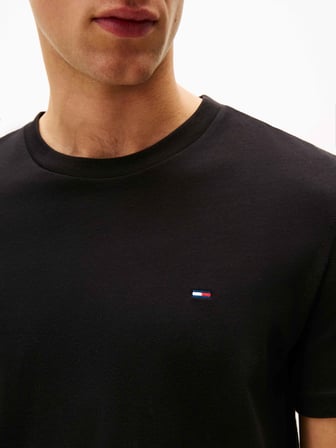 TOMMY HILFIGER Erkek Marka Etiketli Bisiklet Yaka Ve Kısa Kollu Şık Görünüşlü Günlük Kullanıma Uygun Beyaz-Lacivert T-Shirt DM0DM20687 0XX