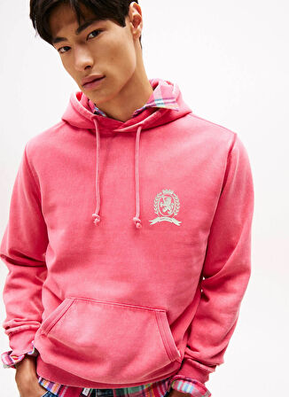 Tommy Jeans Kapüşon Yaka Pembe Erkek Sweatshırt DM0DM22085XI5 TJM REG WASHED CREST