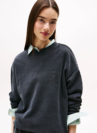 Tommy Jeans Yuvarlak Yaka Baskılı Siyah Kadın Sweatshırt DW0DW21586BDS