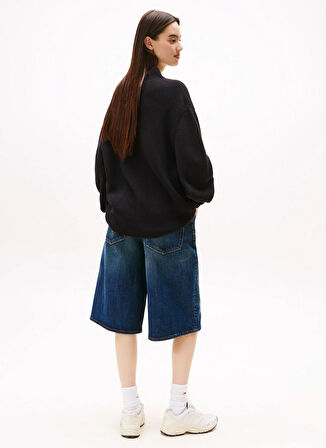 Tommy Jeans Dik Yaka Standart Nakışlı Siyah Kazak Kadın DW0DW21676BDS