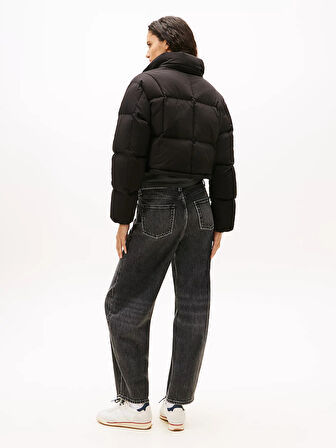 Tommy Hilfiger TJW Alaska Grid Kısa Kuş Tüyü Kadın Siyah Ceket DW0DW21624BDS