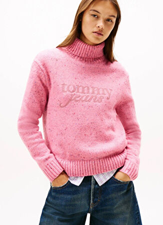 Tommy Jeans Yarım balıkçı Yaka Standart İşlemeli Pembe Kazak Kadın DW0DW21687THC