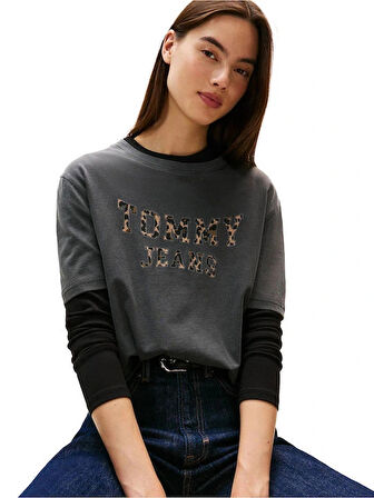 Tommy Hilfiger TJW Kutu Kesim Leopar Desenli Kolej Stili Kadın Siyah T-shirt DW0DW21957BDS