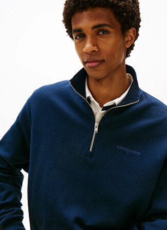 Tommy Jeans Fermuarlı Yaka Lacivert Erkek Sweatshırt DM0DM21880C1G TJM RLX WAFFLE SCRIPT