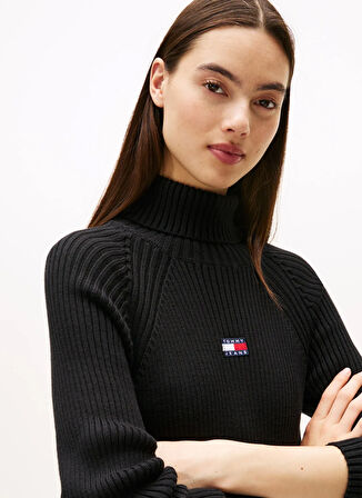 Tommy Jeans Balıkçı Yaka Nakışlı Siyah Uzun Kadın Elbise DW0DW22167BDS