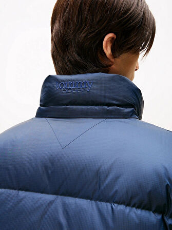 Tommy Hilfiger TJM Alaska Kuş Tüyü Şişme Erkek Mavi Ceket DM0DM22036C1G