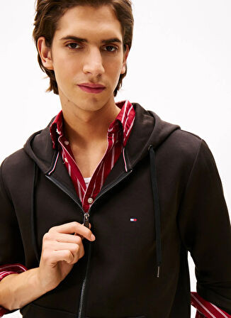 Tommy Hilfiger Dik Yaka Siyah Erkek Sweatshırt MW0MW37243BDS_ESSENTIAL INTECHNO ZI