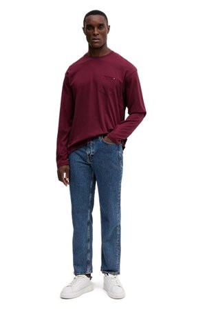 Tommy Hilfiger Erkek Mor Uzun Kollu Cepli Sweatshirt UM0UM03644