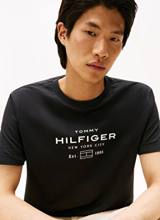 Tommy Hilfiger Bisiklet Yaka Siyah T-Shirt MW0MW40002BDS_HILFIGER STACK GRAPHI