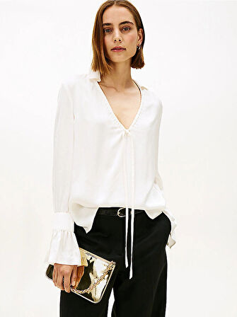 Tommy Hilfiger TH Icon Metalik Zincirli Omuz Kadın Gold Cüzdan AW0AW182190HS