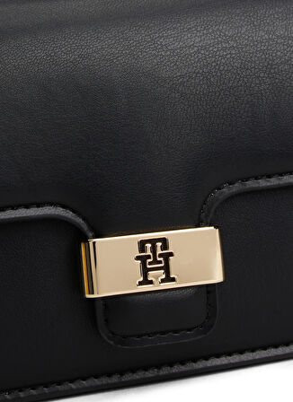 Tommy Hilfiger Siyah Kadın Çapraz Çanta AW0AW18028BDS