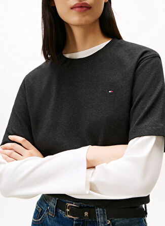 Tommy Hilfiger Yuvarlak Yaka Düz Gri Kadın T-Shirt WW0WW47458P4E