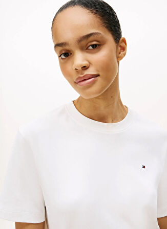 Tommy Hilfiger Yuvarlak Yaka Düz Beyaz Kadın T-Shirt WW0WW47458YBL