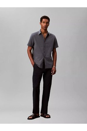 Calvin Klein Erkek Straight Fit Düz Paça Pantolon LV04LF609G
