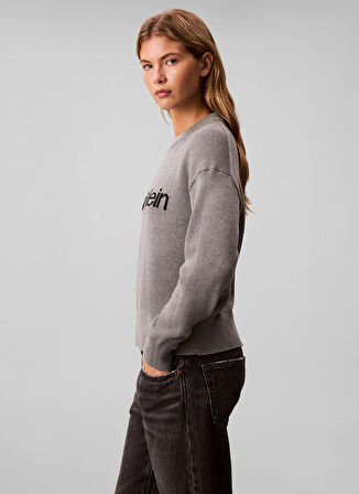 Calvin Klein Jeans Yuvarlak Yaka Standart Baskılı Gri Kadın Kazak LV047C311GP7E