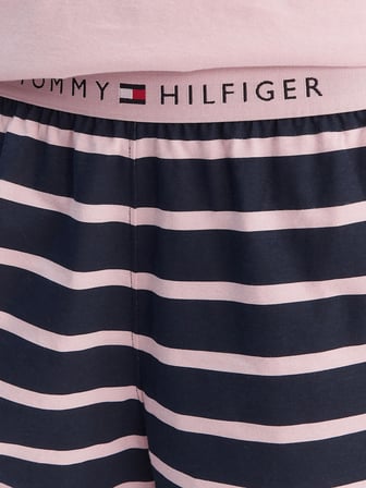 Tommy Hilfiger Kadın Pembe Desenli Şortlu Pijama Takımı UW0UW05760