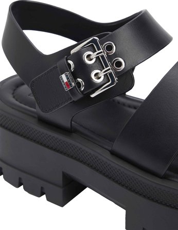 TOMMY HILFIGER Kadın Marka Logolu Şık Görünümlü Rahat Tabanlı Günlük Kullanıma Uygun Siyah Sandalet EN0EN02944 BDS