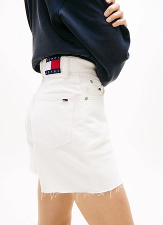 Tommy Jeans Beyaz Kadın Denim Şort MOM SHORT BJ4199