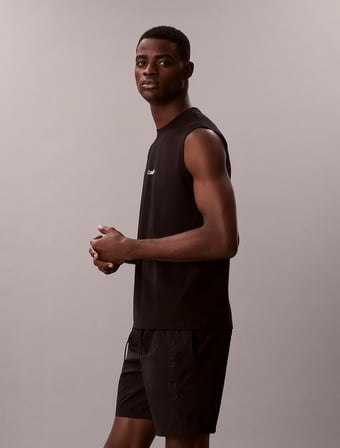 CALVIN KLEIN Erkek Marka Logolu Günlük Kullanıma Uygun Siyah T-Shirt LV00NM3023 UB1