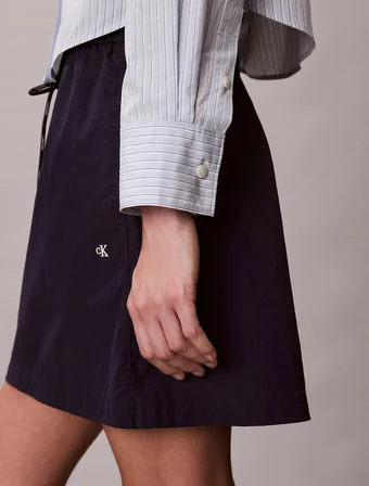 Calvin Klein İpliği Boyalı Pamuklu Poplin Kısa Kesim Kadın Mavi Gömlek LV047F105G-C1O