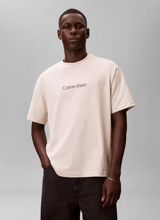 Calvin Klein Krem Erkek Logo Baskılı T-Shirt LV040HM2282JX_SS RLXD STANDARD LOGO