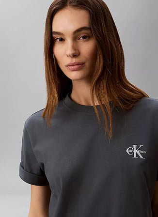 Calvin Klein Jeans Mavi Kadın Bisiklet Yaka Logo Baskılı T-Shirt LV047G826GCEG