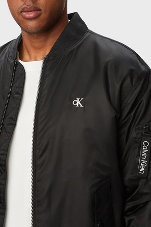 Calvin Klein Logolu Relaxed Fit Kolej Yaka Su İtici Mont LV04RG505GUB1 Erkek MONT LV04RG505G UB1 SİYAH