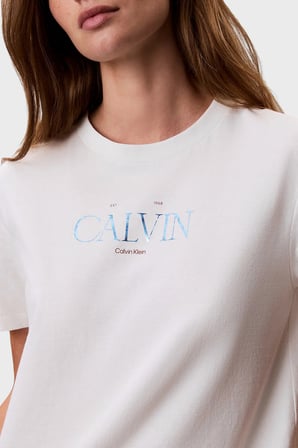 Calvin Klein % 100 Pamuk Slim Fit Bisiklet Yaka T Shirt LV047G806GYAS Bayan T SHİRT LV047G806G YAS KREM