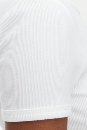 Calvin Klein Pamuklu Logolu Slim Fit Bisiklet Yaka T Shirt LV047G816GYAF Bayan T SHİRT LV047G816G YAF BEYAZ