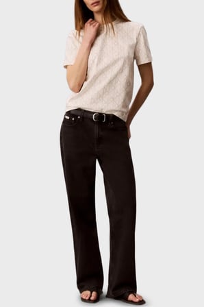 Calvin Klein % 100 Pamuk Tamamı Logolu Regular Fit T Shirt LV047G811GYAS Bayan T SHİRT LV047G811G YAS KREM