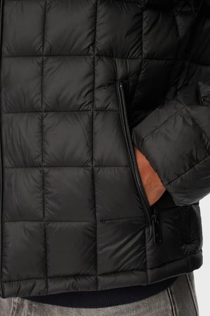 Calvin Klein Kapitoneli Dik Yaka Su İtici Mont LV04RG506GUB1 Erkek MONT LV04RG506G UB1 SİYAH
