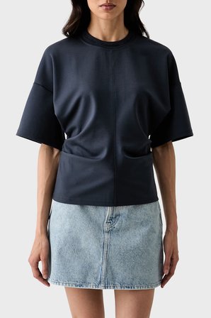 Calvin Klein Logolu Oversize Yuvarlak Yaka T Shirt LV047G235GCGE Bayan T SHİRT LV047G235G CGE LACİVERT