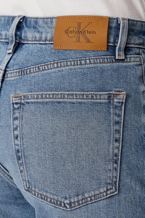 Calvin Klein Pamuklu Mom Fit Normal Bel Jeans LV047F951GX8B Bayan KOT PANTOLON LV047F951G X8B MAVİ