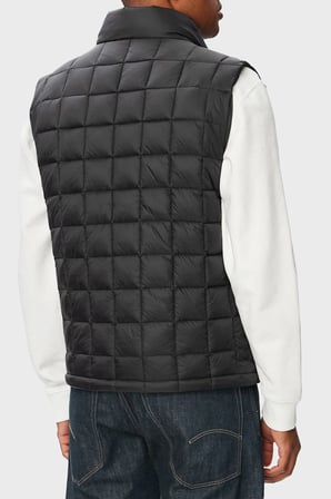 Calvin Klein Su İtici Kapitoneli Dik Yaka Hafif Şişme Yelek LV04RG507GUB1 Erkek YELEK LV04RG507G UB1 SİYAH