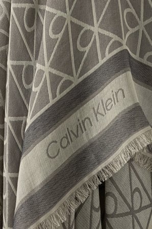 Calvin Klein Modal Logolu 120 x 120 cm Şal LV04F8080GCGE Bayan ŞAL LV04F8080G CGE LACİVERT