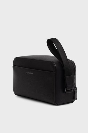 Calvin Klein Logolu Traş Çantası LV04D1243GUB1 Erkek TRAŞ ÇANTASI LV04D1243G UB1 SİYAH