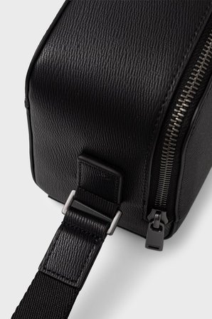 Calvin Klein Logolu Traş Çantası LV04D1243GUB1 Erkek TRAŞ ÇANTASI LV04D1243G UB1 SİYAH