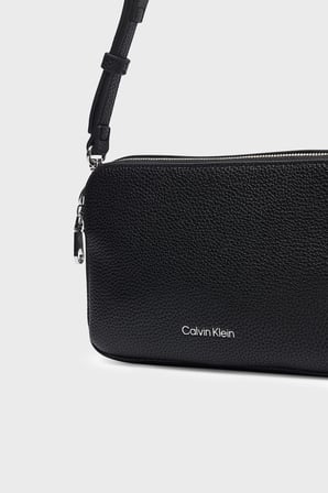 Calvin Klein Logolu Çıkarılabilir Askılı Çanta LV04F3656GUB1 Bayan ÇANTA LV04F3656G UB1 SİYAH