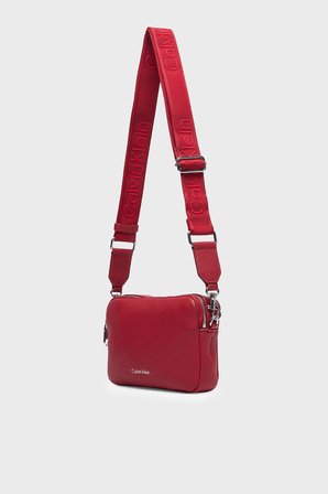 Calvin Klein Logolu Ayarlanabilir Askılı Çanta LV04F3656GXLL Bayan ÇANTA LV04F3656G XLL BORDO