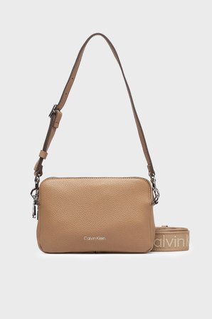Calvin Klein Logolu Çıkarılabilir Askılı Çanta LV04F3656GRAJ Bayan ÇANTA LV04F3656G RAJ BEJ