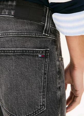 Tommy Jeans Siyah Erkek Denim Şort DM0DM229761BZ Siyah Denim Şort