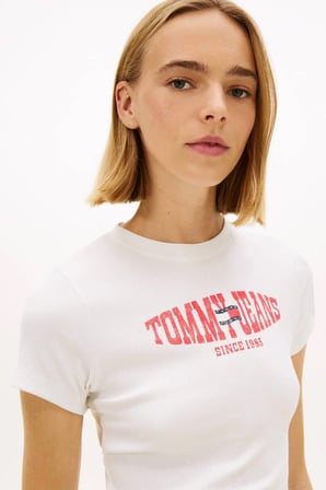 Tommy Jeans Kadın Tişört-DW0DW22272