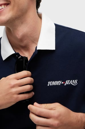 Tommy Jeans Logolu Pamuklu Standart Fit Düğmeli Polo Yaka T Shirt Erkek POLO YAKA T SHİRT DM0DM23036 C1G LACİVERT
