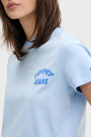Tommy Jeans Pamuklu Baskılı Regular Fit Bisiklet Yaka T Shirt Bayan T SHİRT DW0DW22310 C1T MAVİ