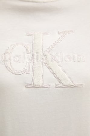 Calvin Klein % 100 Pamuk Regular Fit Logolu T Shirt LV047G829GYAS Bayan T SHİRT LV047G829G YAS KREM