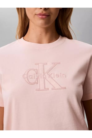 Kadın Normal Kesim Logo İşlemeli Pamuklu Yuvarlak Yakalı Kısa Kollu Pembe T-Shirt
