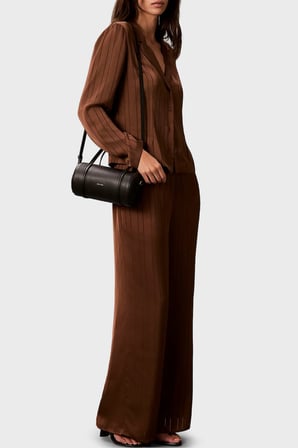 Calvin Klein Logolu Çıkarılabilir Askılı Çanta LV04F3663G332 Kadın ÇANTA LV04F3663G 332 SİYAH