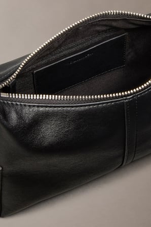 POCKETS MONOLOGO CROSSBODY