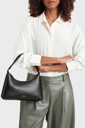 Calvin Klein Logolu Omuz Askılı Çanta LV04F3890G332 Kadın ÇANTA LV04F3890G 332 SİYAH